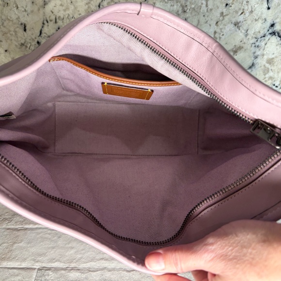 Coach NWOT Lavender Leather Hobo Bag w/Hangtag & Dustbag - Picture 8 of 10